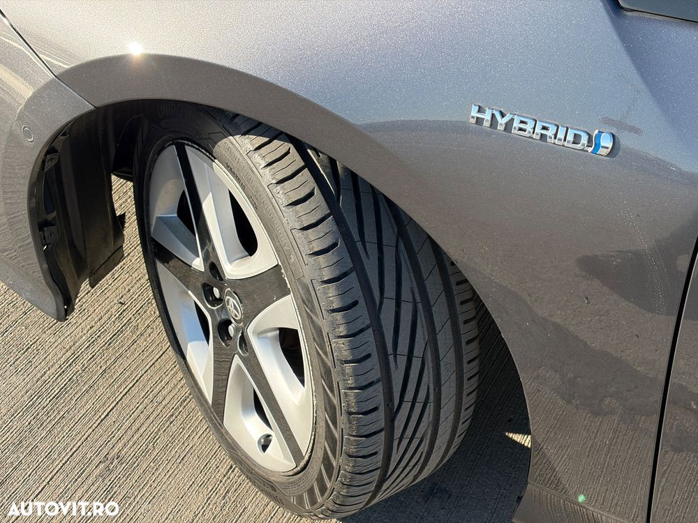 Toyota Prius (Hybrid) Executive - 28