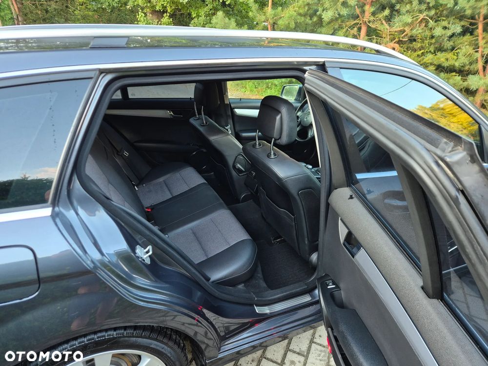 Mercedes-Benz Klasa C 220 CDI DPF Automatik BlueEFFICIENCY Avantgarde - 29
