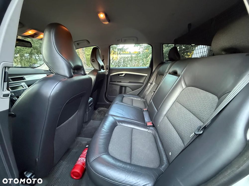 Volvo V70 2.5T Momentum - 11