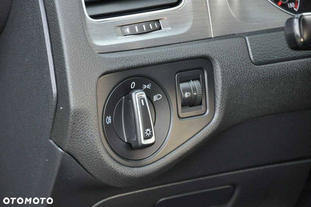 Volkswagen Golf - 36