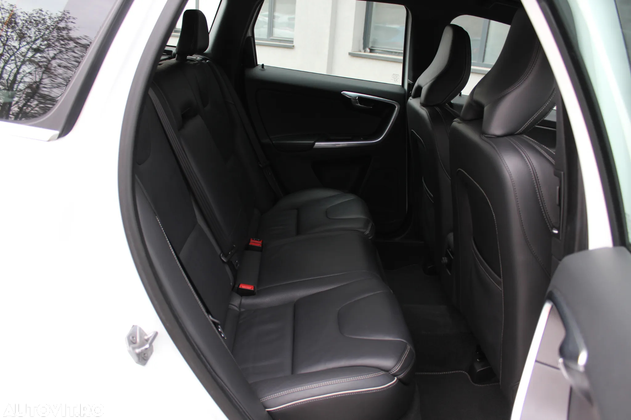 Volvo XC 60 D5 AWD Ocean Race - 8
