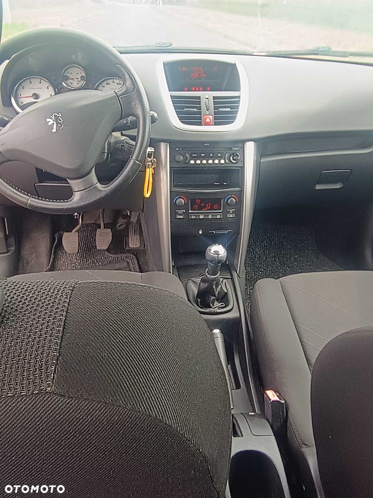 Peugeot 207 - 7