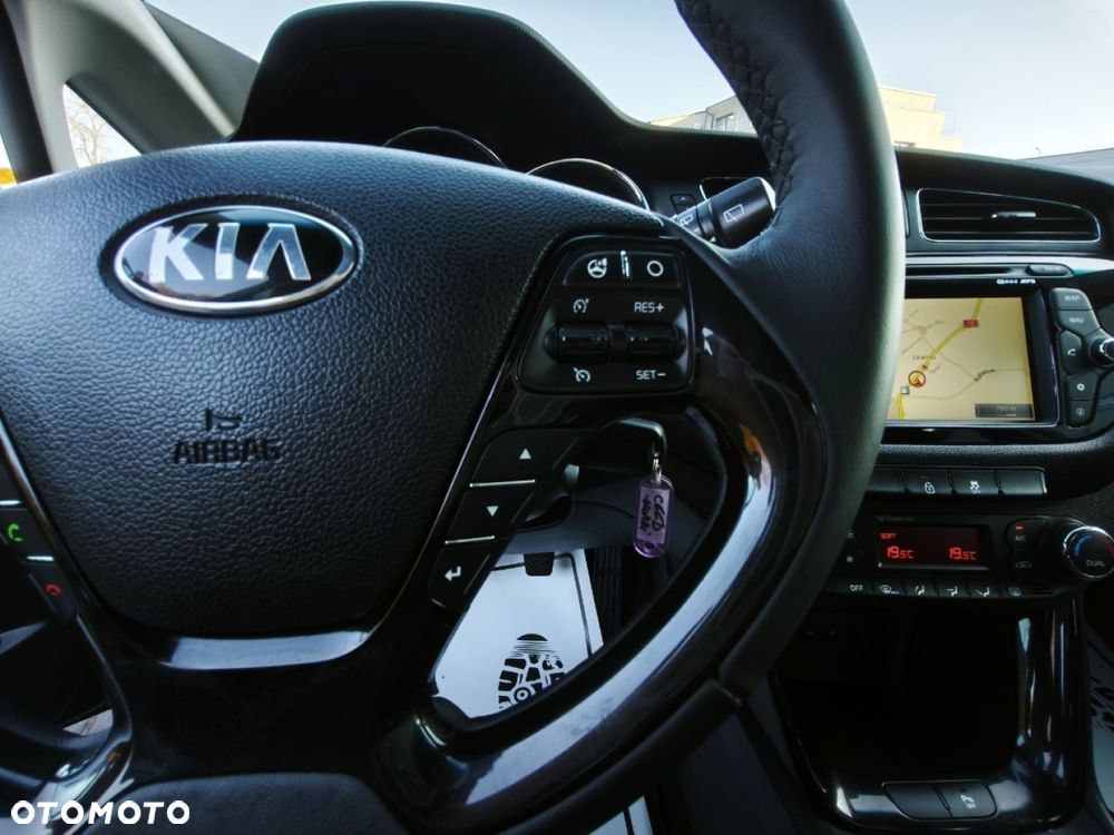 Kia Ceed - 13