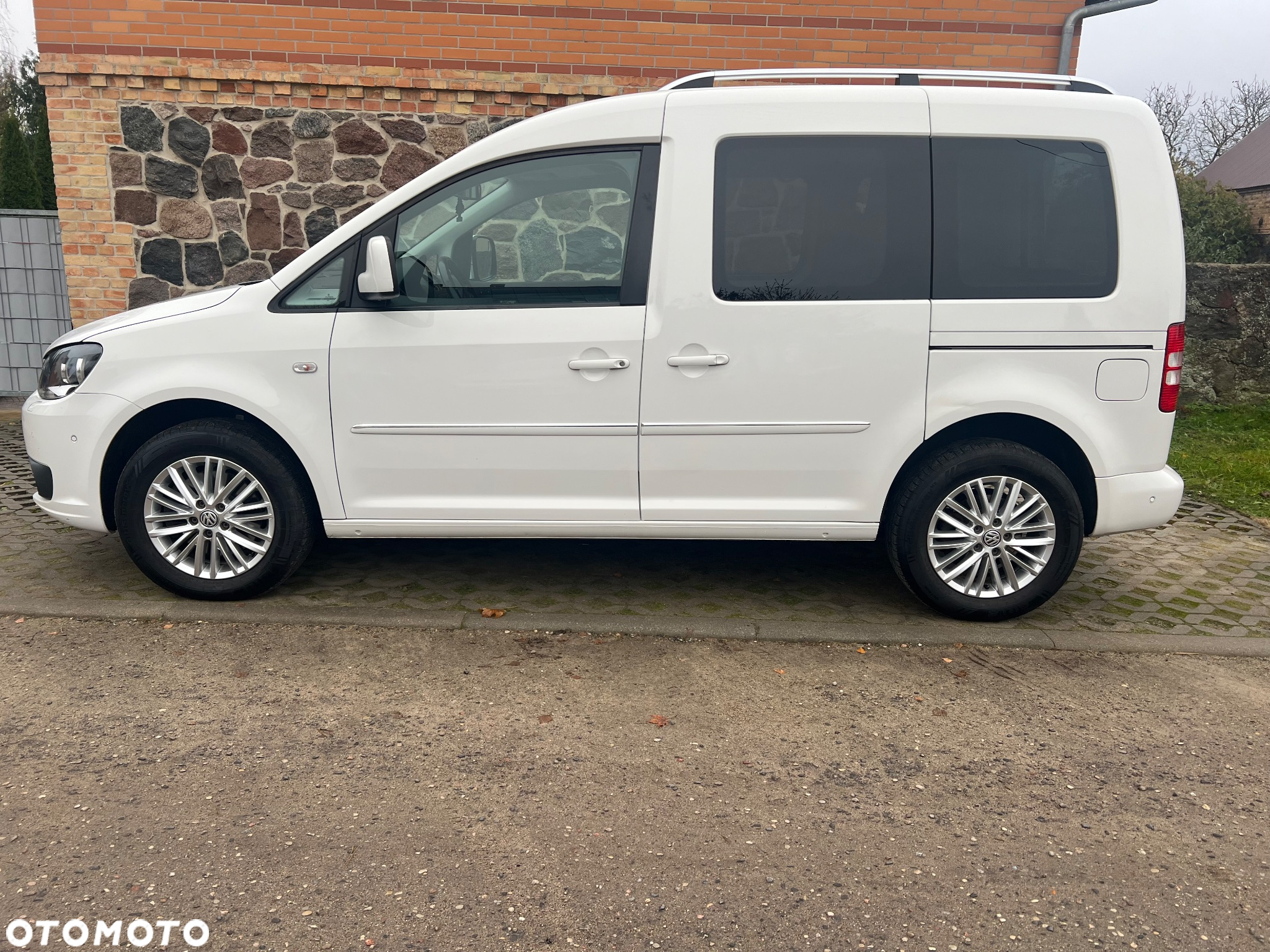 Volkswagen Caddy 2.0 TDI Trendline DSG - 6