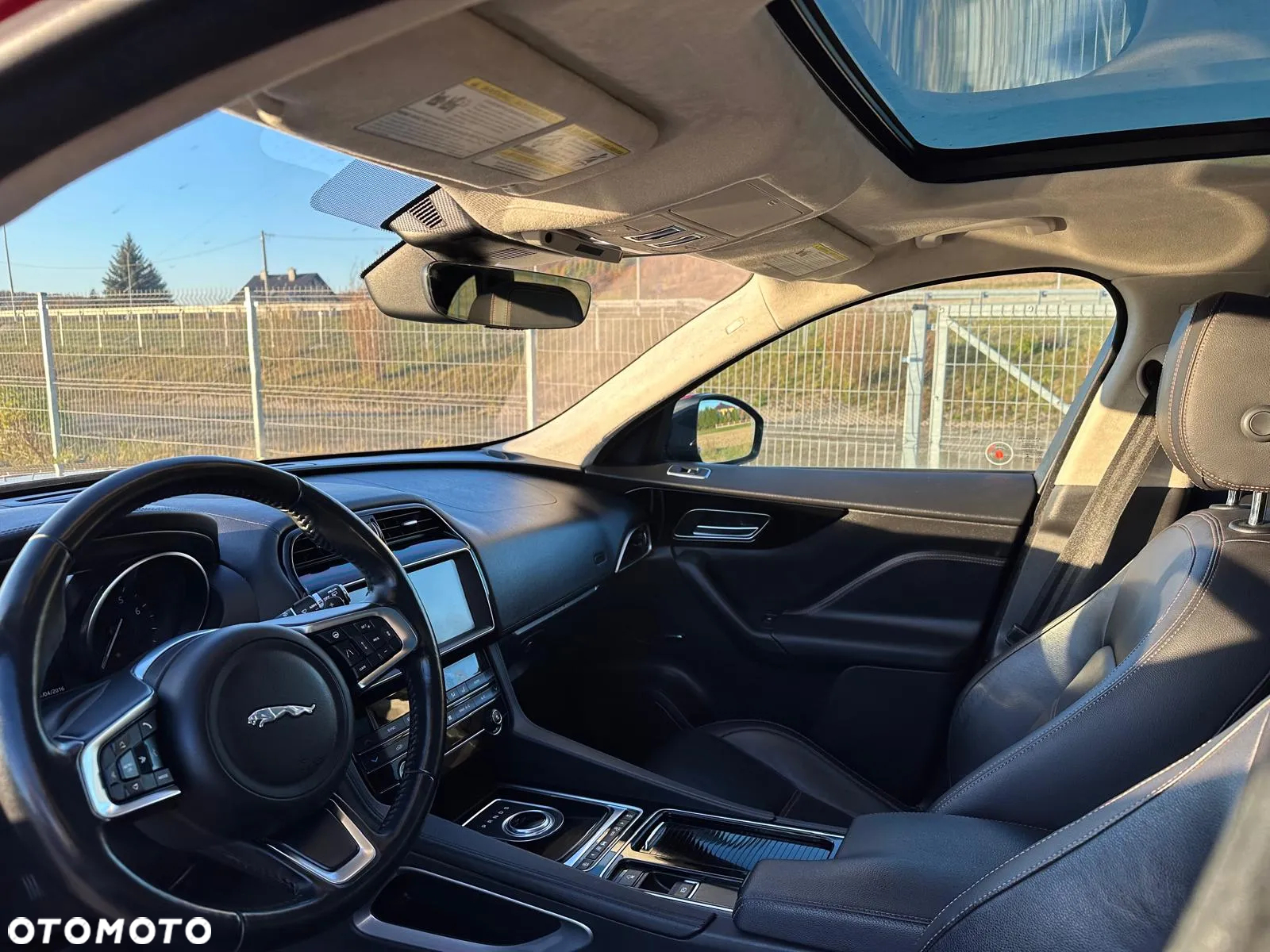 Jaguar F-Pace 25t AWD Prestige - 11