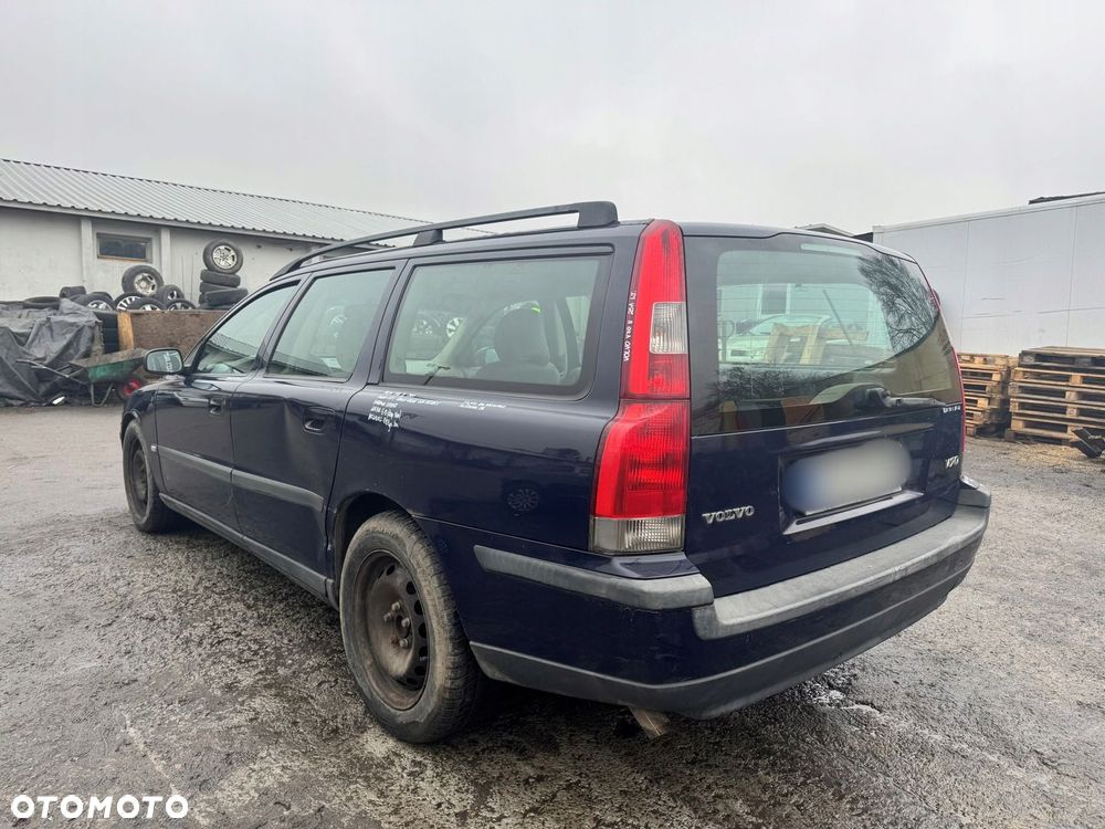 VOLVO V70 II ZDERZAK PRZEDNI PRZÓD 613 KOMBI - 16