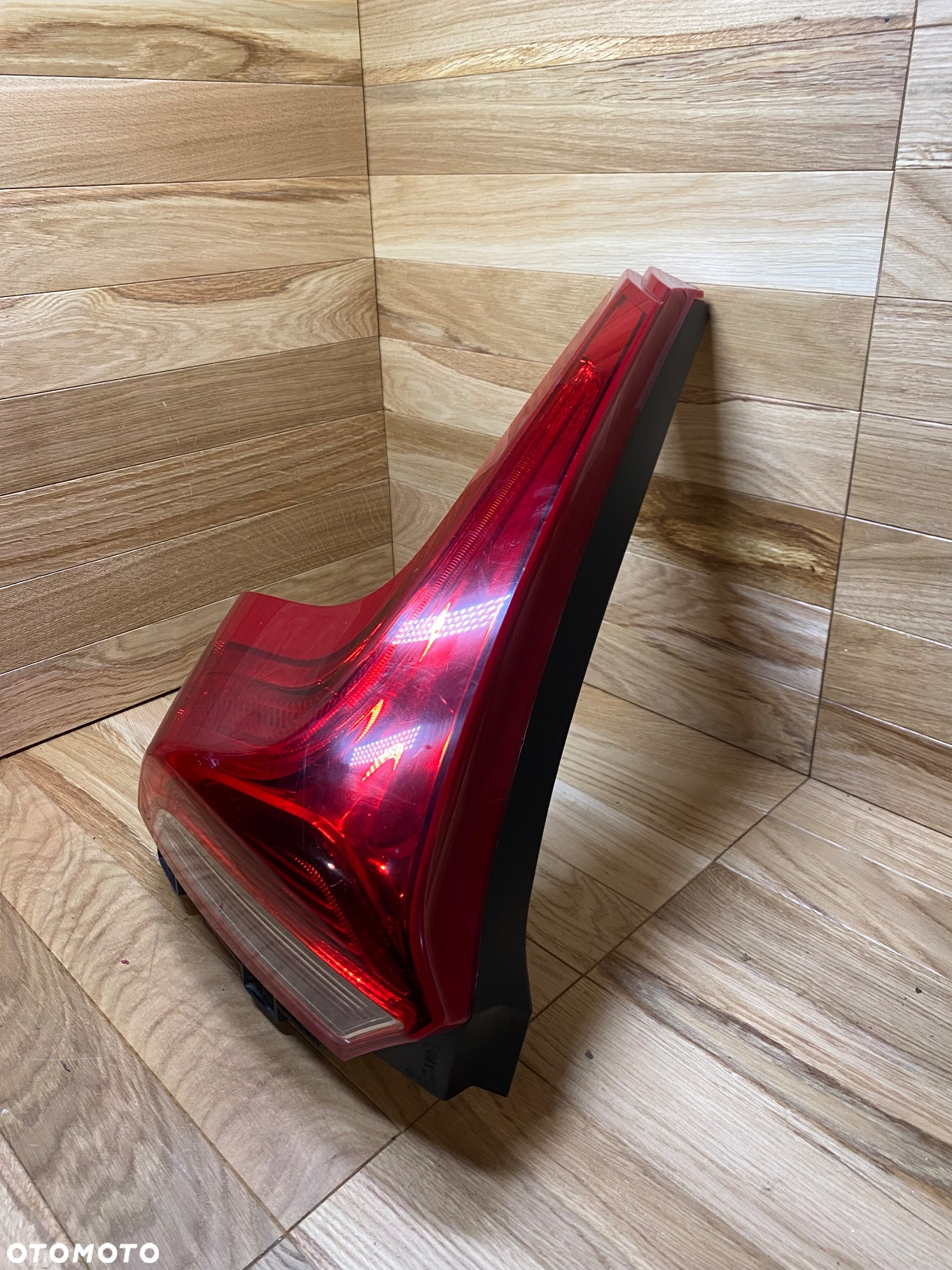VOLVO V40 LAMPA TYLNA LEWA 31395478 - 4