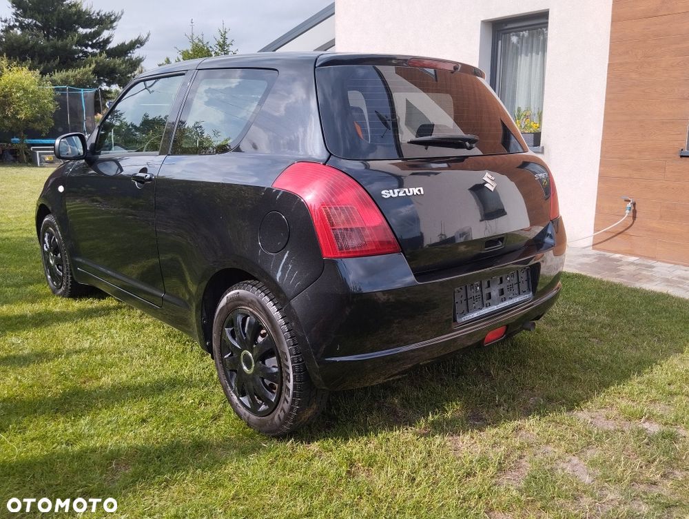 Suzuki Swift - 3