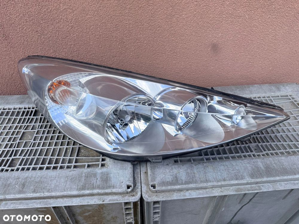 Lampa przednia PEUGEOT 206 + PLUS PRAWA EUROPA - 1