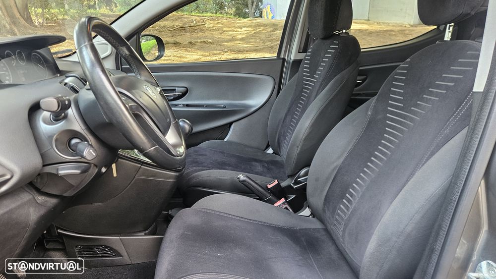 Lancia Ypsilon 1.3 M-jet S&S Silver - 22