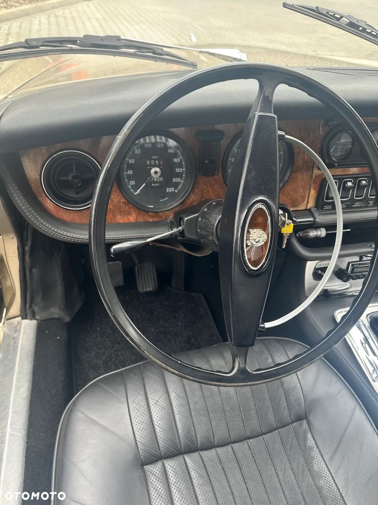 Jaguar XJ - 23