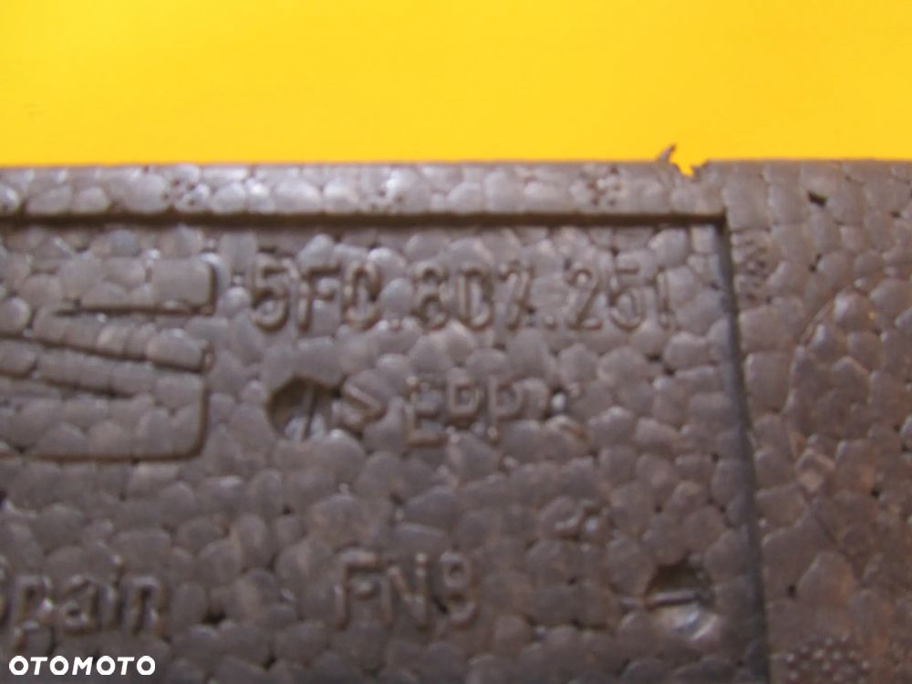 Absorber Zderzaka Tył 5FO607251 kombi Seat Leon III - 5