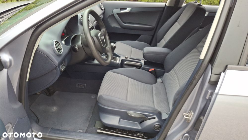 Audi A3 Sportback 1.6 FSI Ambition - 7