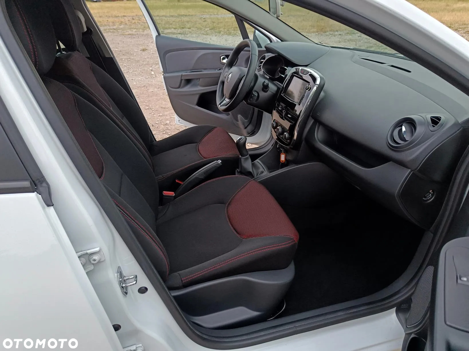 Renault Clio 1.2 16V 75 Dynamique - 27