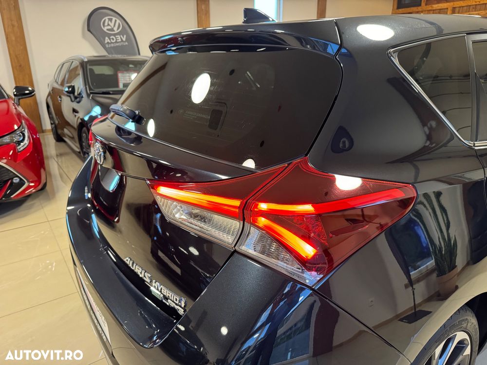 Toyota Auris 1.8 VVT-i Hybrid Automatik Design Edition - 32