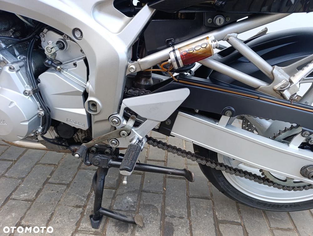 Yamaha FZ6 - 21