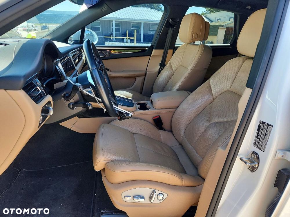 Porsche Macan Standard - 8