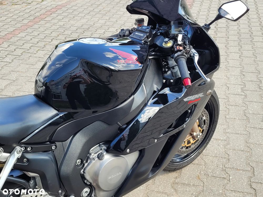 Honda CBR - 25