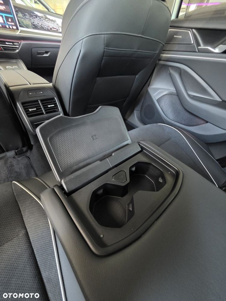 Volkswagen Passat Variant 1.5 TSI ACT mHEV Business Plus DSG - 13