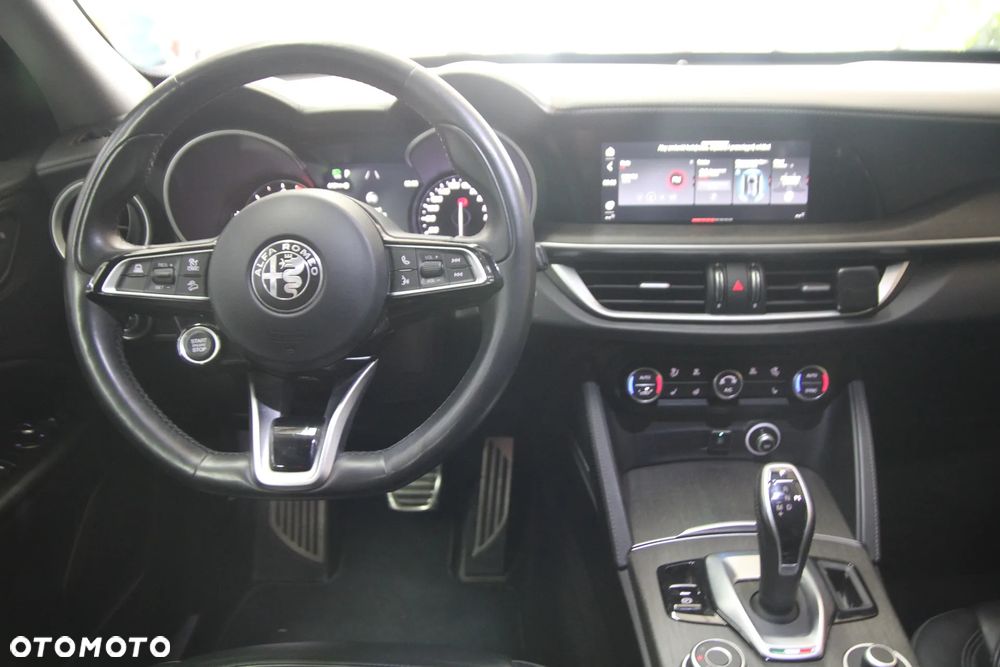 Alfa Romeo Stelvio 2.2 JTDM TI Q4 - 14