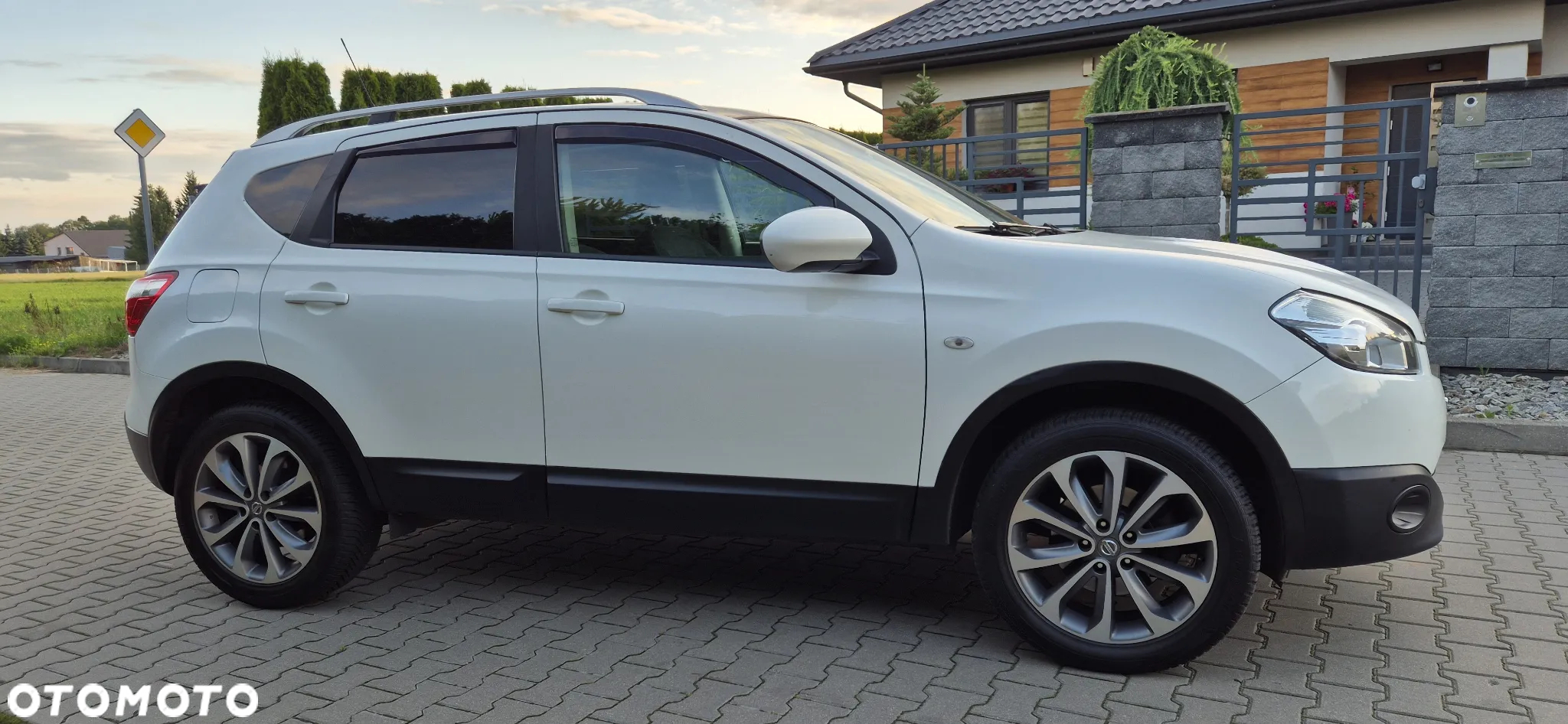 Nissan Qashqai 1.6 visia - 10