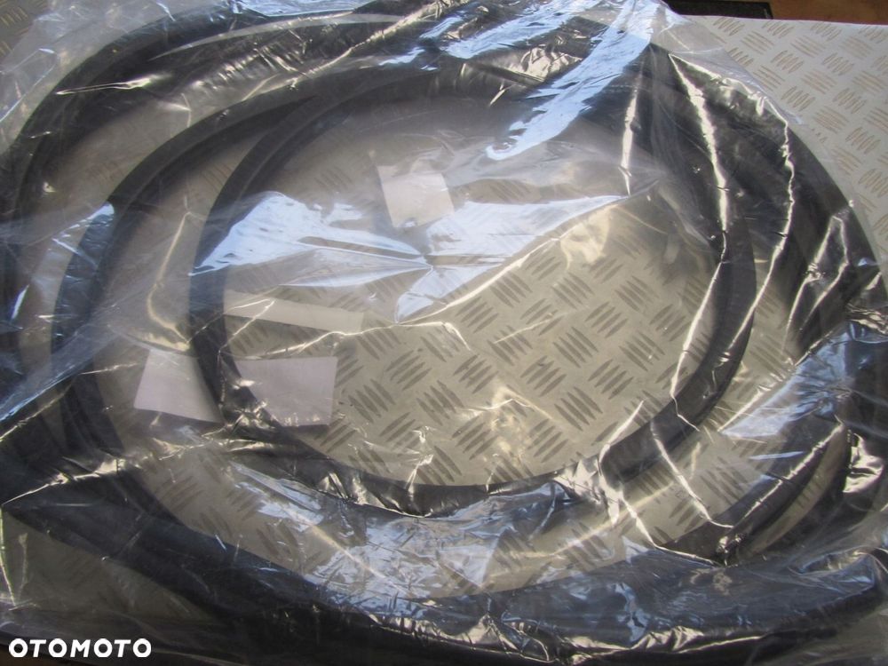 USZCZELKA DRZWI DO MERCEDESA 9106169400 - 3