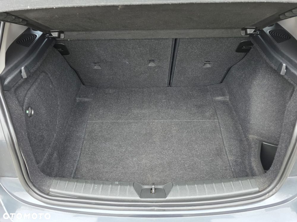 BMW Seria 1 116d EfficientDynamics Edition Sport Line - 26