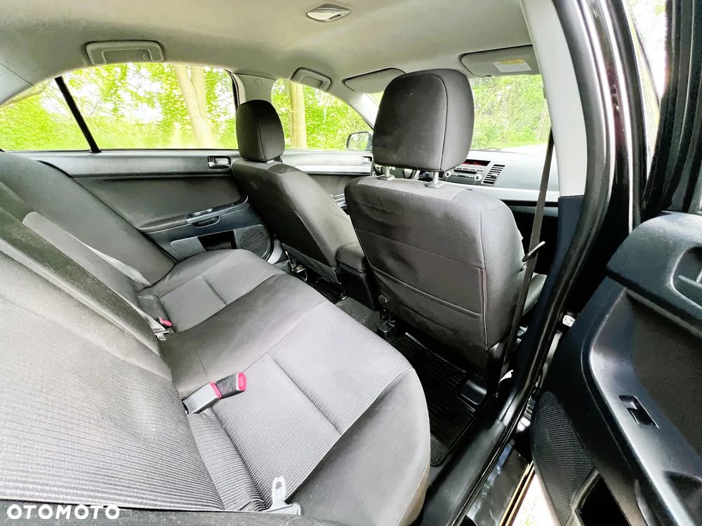 Mitsubishi Lancer - 14