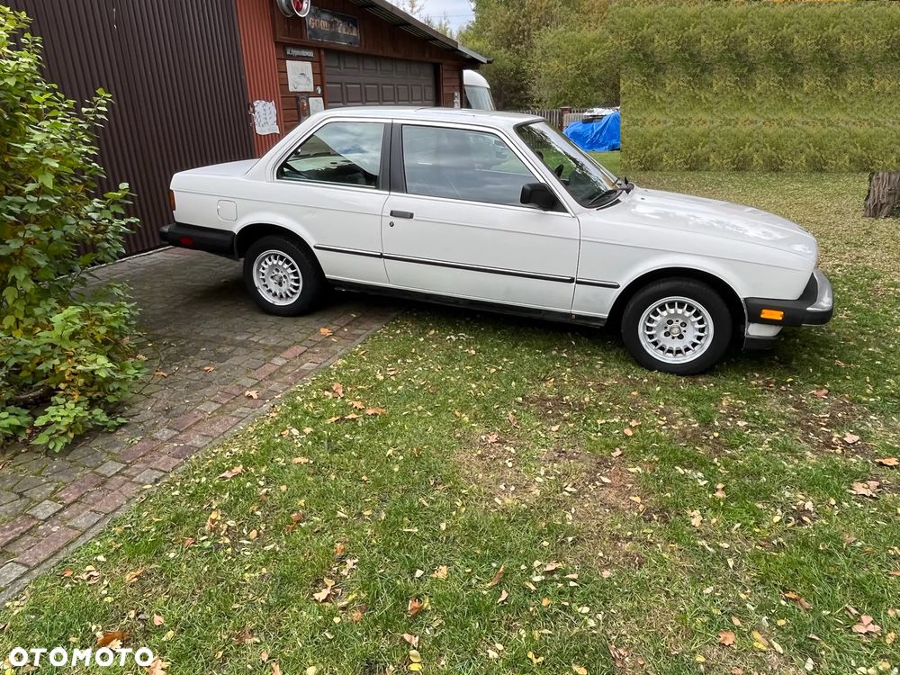 BMW Seria 3 ver-325e - 5