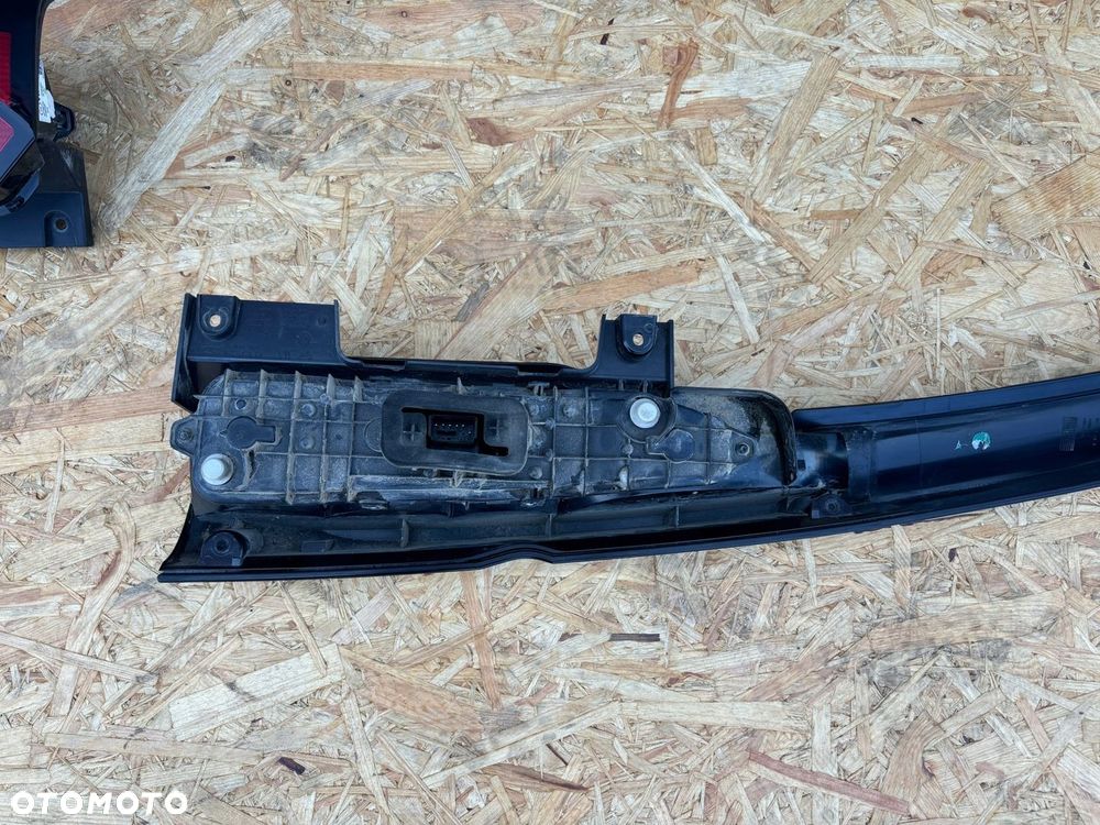 TYLNA LAMPA LEWA VW CADDY 4 2K7 TYŁ 2K7 945 095 A - 4