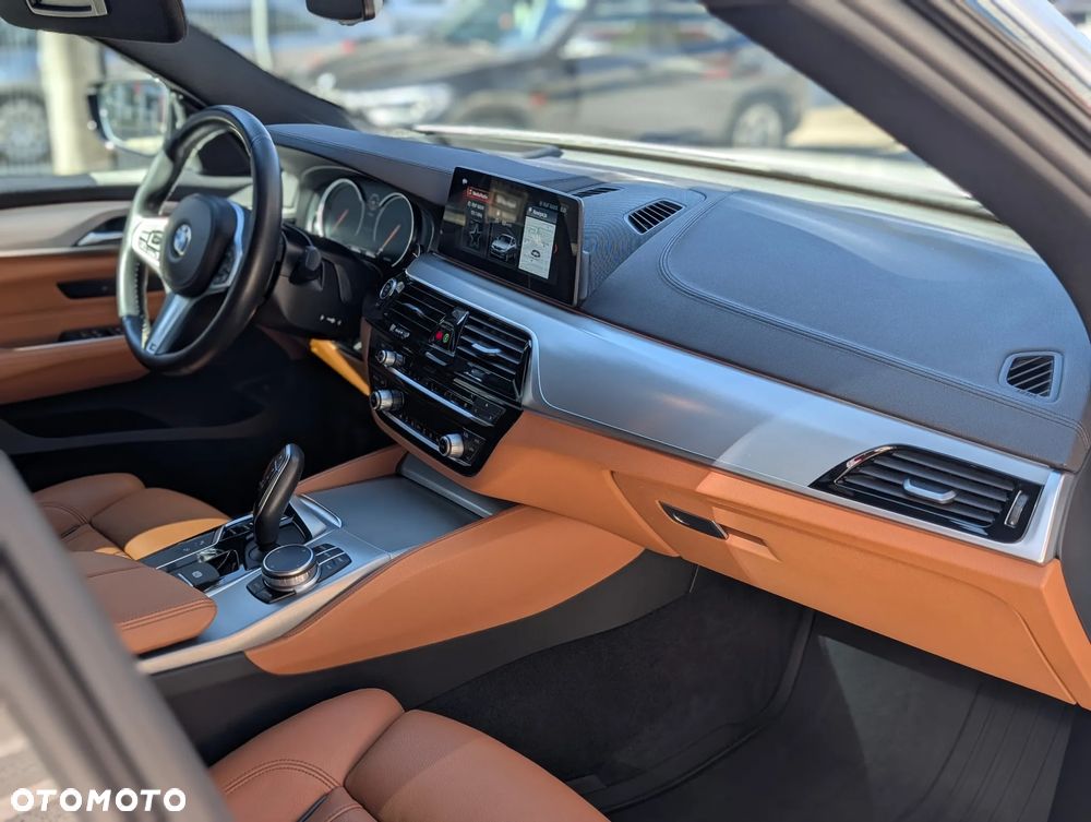 BMW 6GT 630i Luxury Line - 10