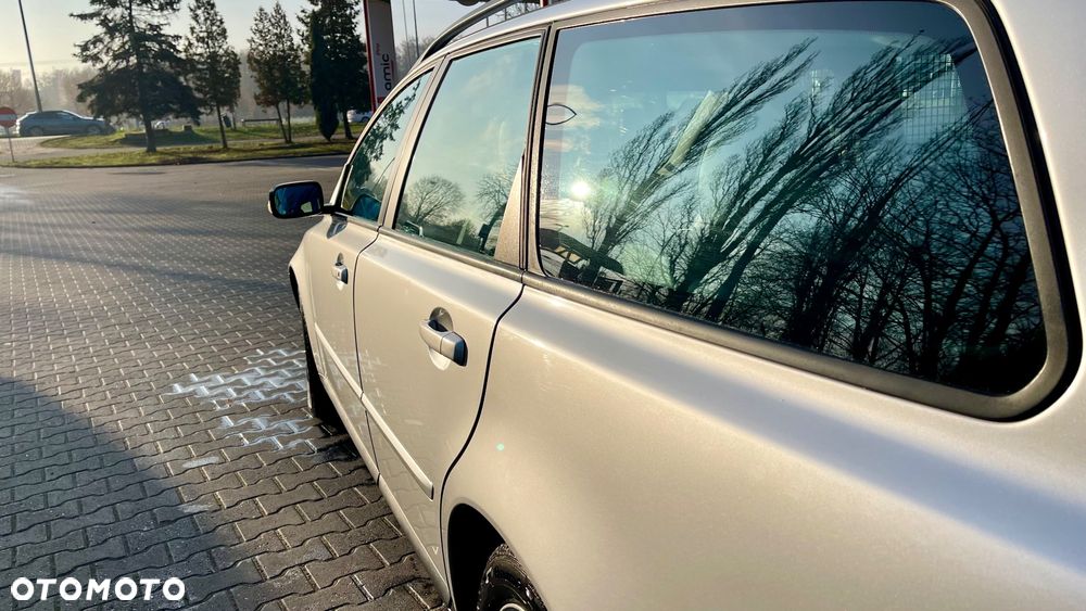Volvo V50 2.4i - 5