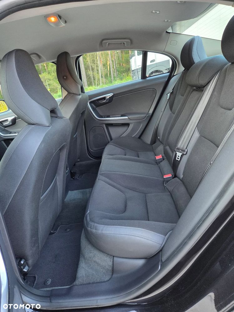 Volvo S60 D3 Momentum - 10