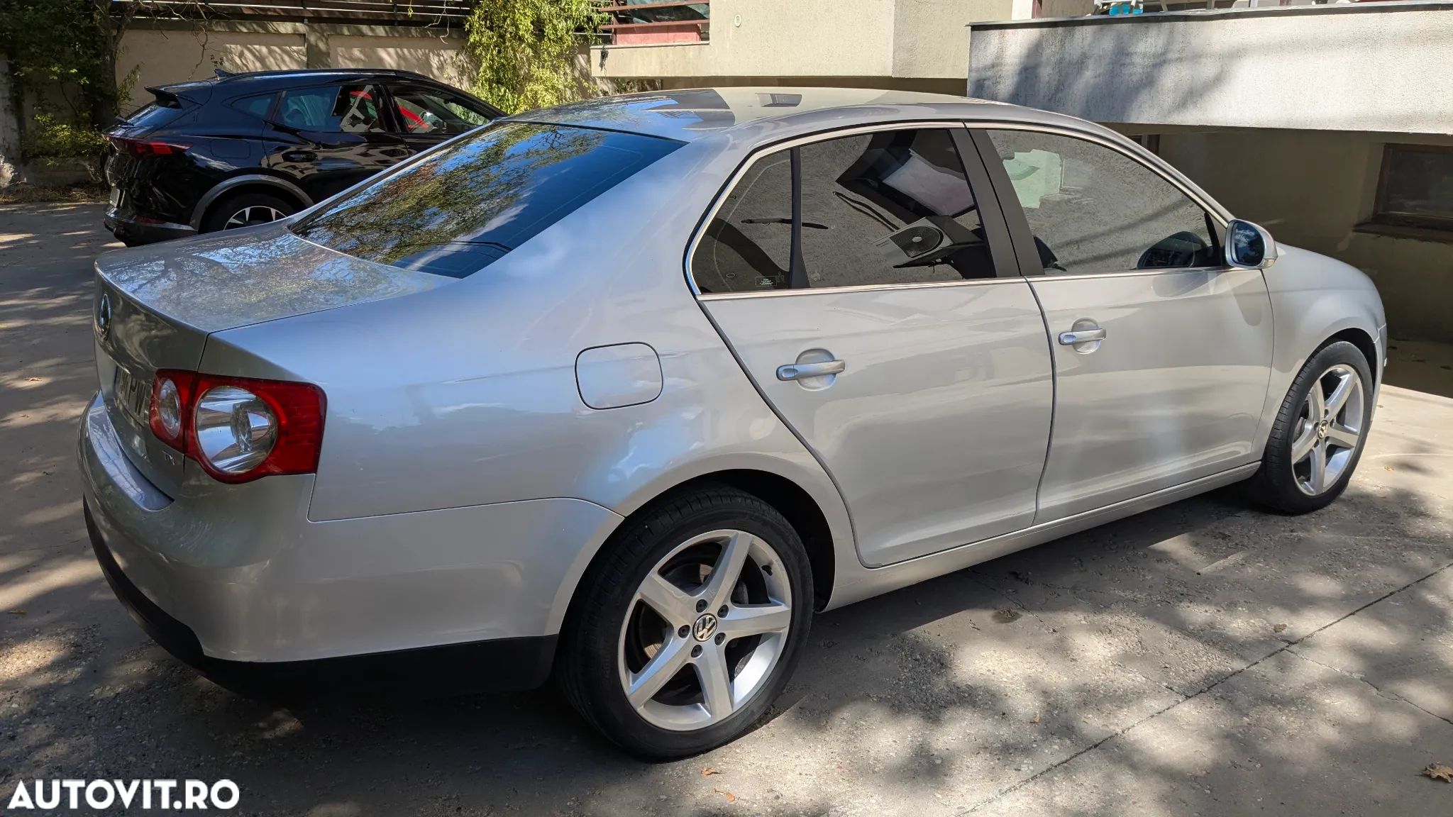 Volkswagen Jetta 1.9 TDI Comfortline - 1