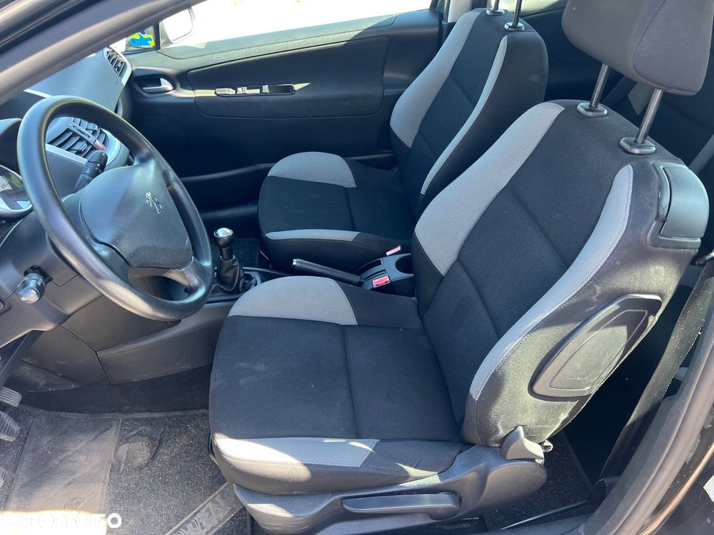 Peugeot 207 75 Filou - 9