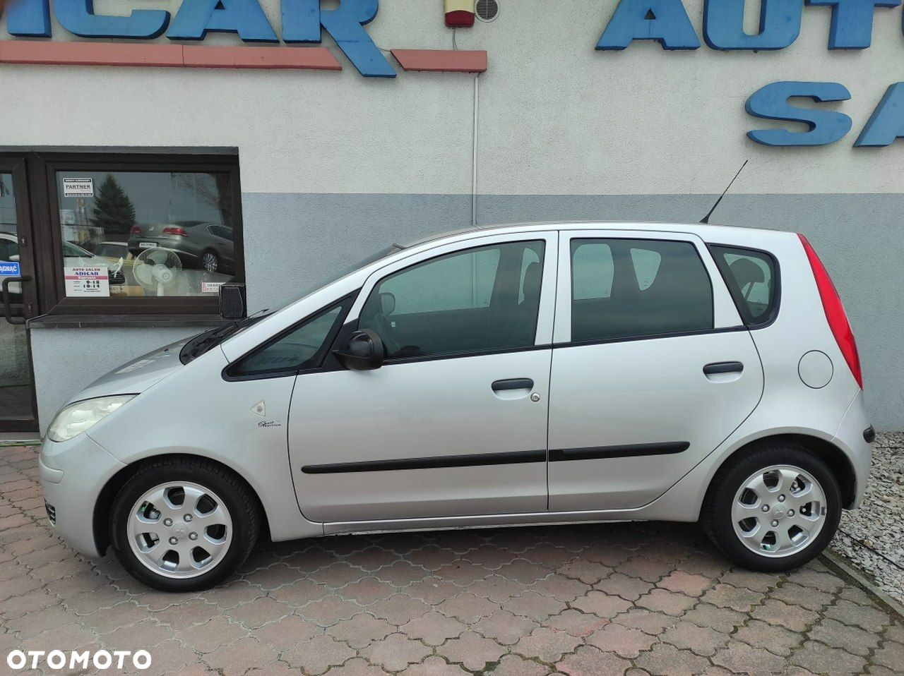 Mitsubishi Colt - 3