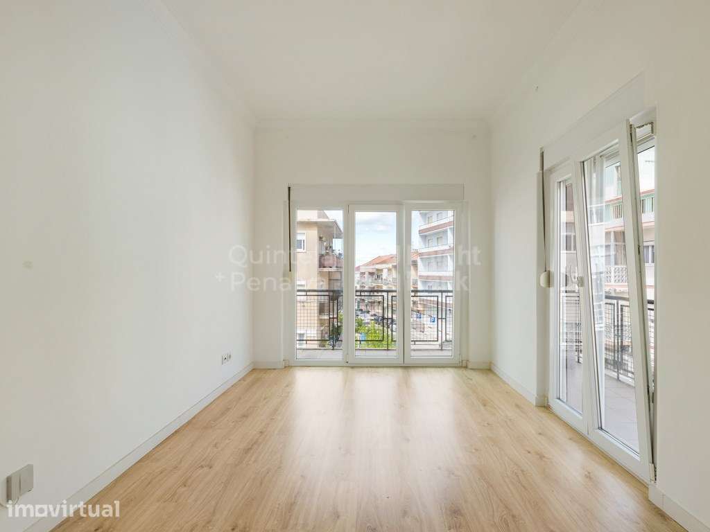 Apartamento T2 para arrendamento em Cacilhas - Grande imagem: 2/23
