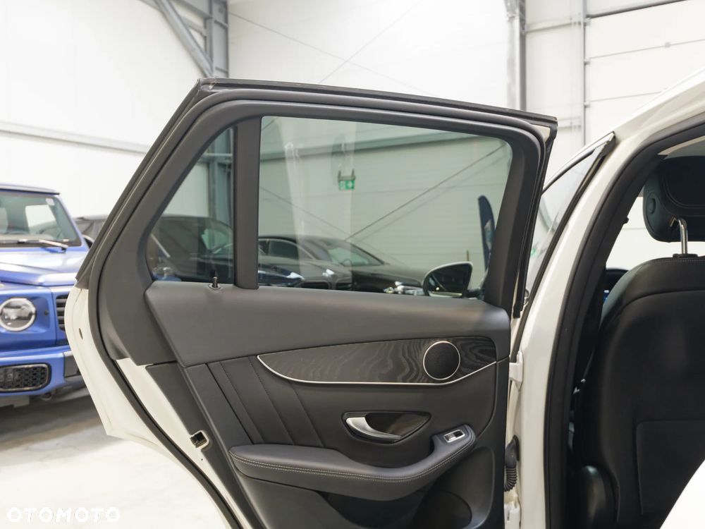 Mercedes-Benz GLC 200 d 4Matic 9G-TRONIC AMG Line - 35