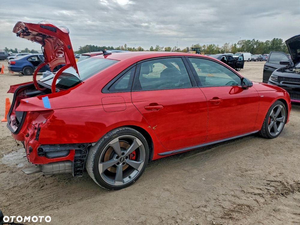 Audi A4 Limousine - 4