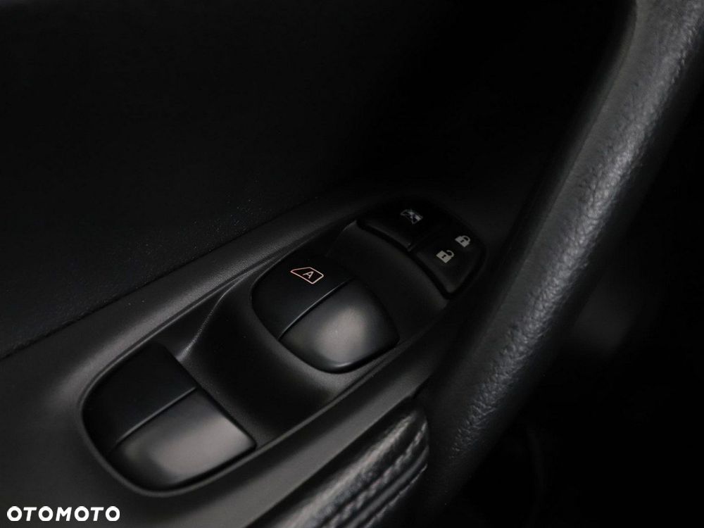 Nissan X-Trail 1.6 DIG-T Visia - 32