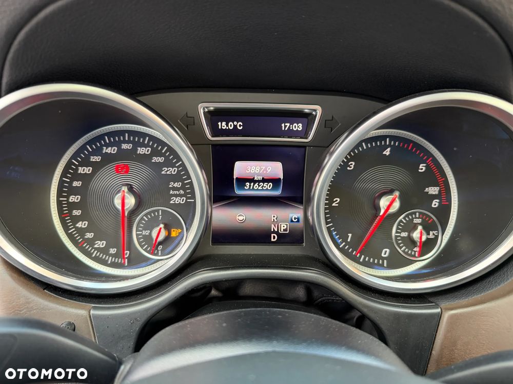 Mercedes-Benz GLE - 33