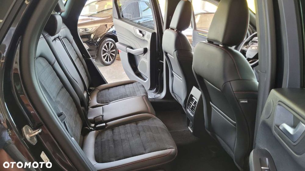 Ford Kuga - 37