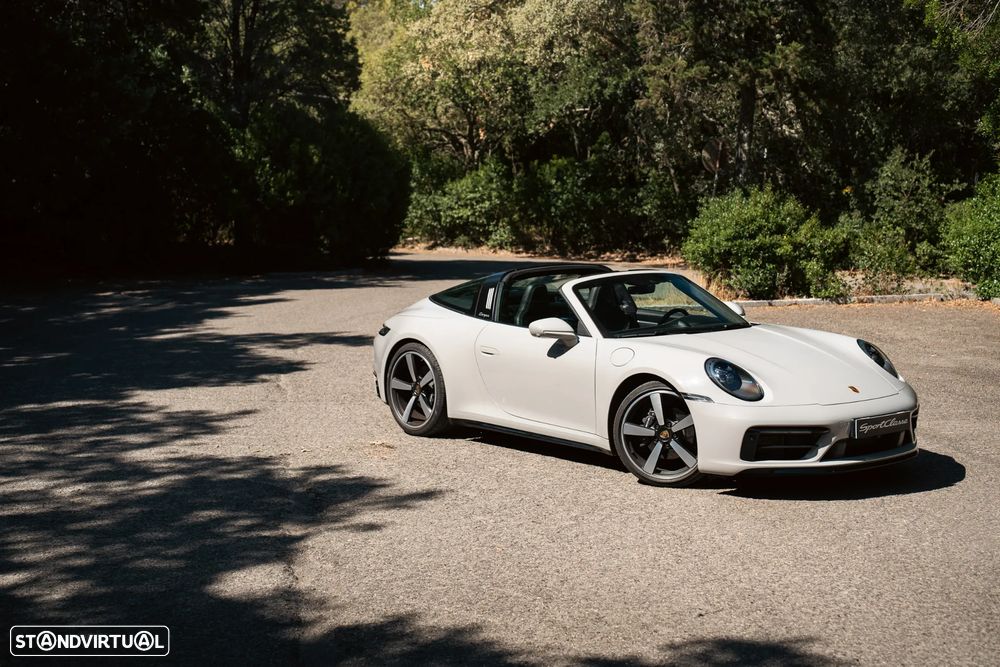 Porsche 911 (992) - 12