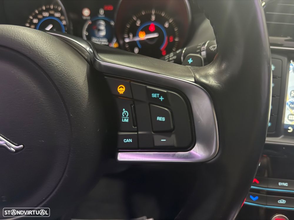 Jaguar XE 2.0 D R-Sport Aut. - 21
