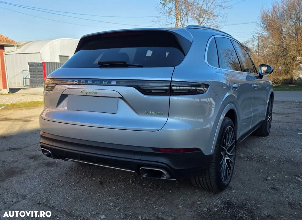 Porsche Cayenne - 6