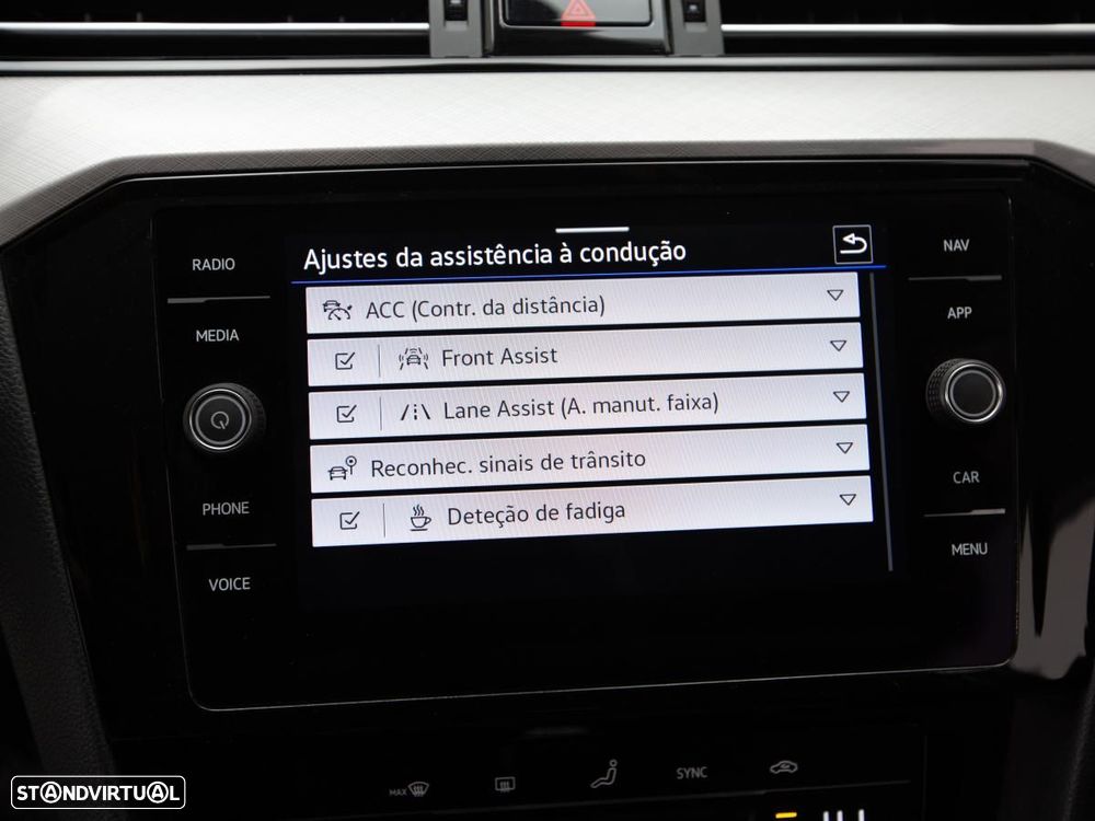 VW Passat Variant 2.0 TDi Business - 32