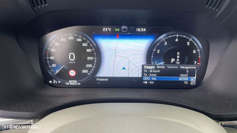 Volvo XC 60 2.0 B4 Momentum Plus - 15