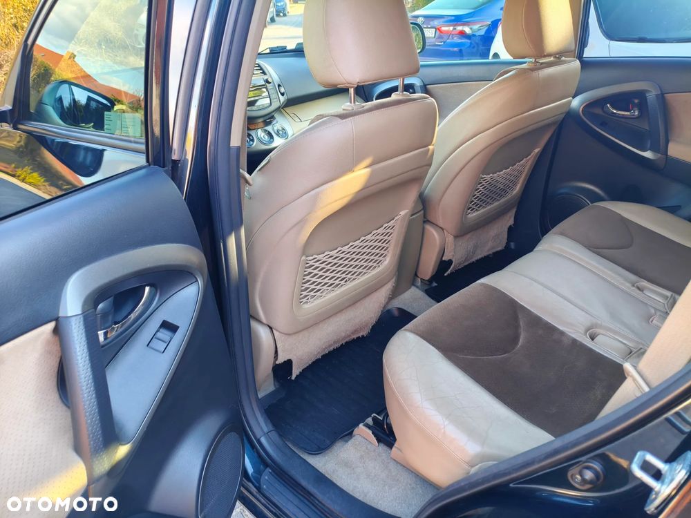 Toyota RAV4 - 28