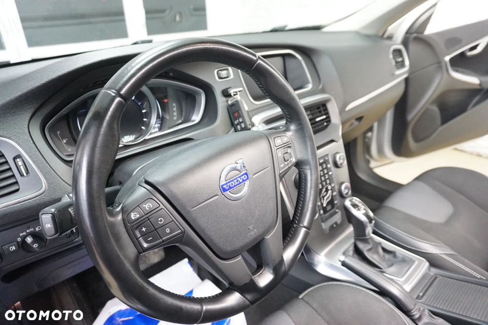 Volvo V40 D2 Geartronic Kinetic - 19