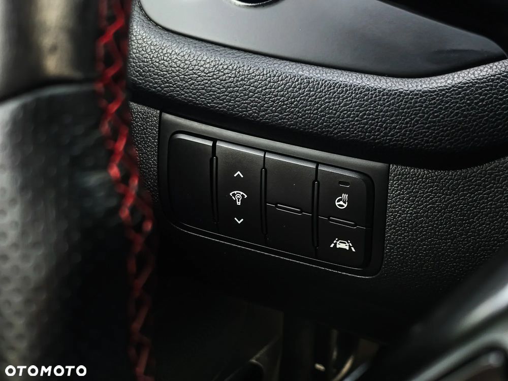 Kia Ceed - 32